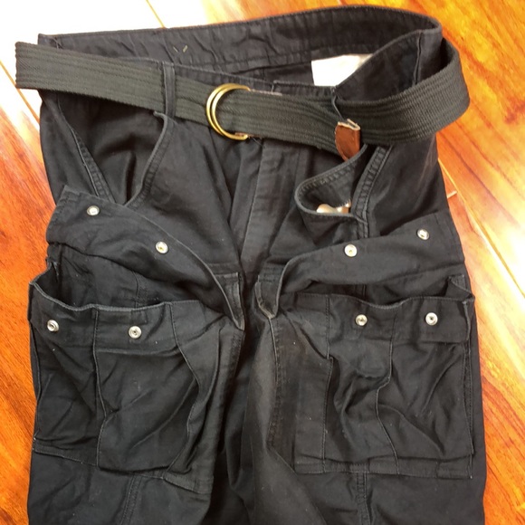 Levi's Black Cotton Cargo With Belt Shorts - Picture 4 of 16